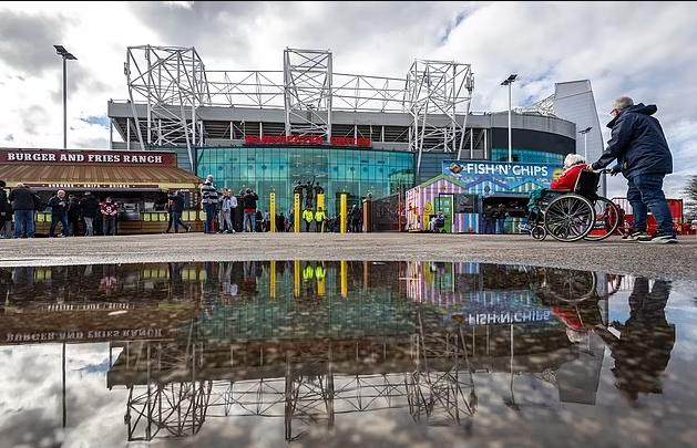 星空体育app-阔绰买废物但…曼联要砍掉残障球迷团体半数预算