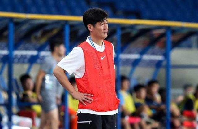 星空体育-​国足上海集训第二天开练 16日将安排队内教学赛