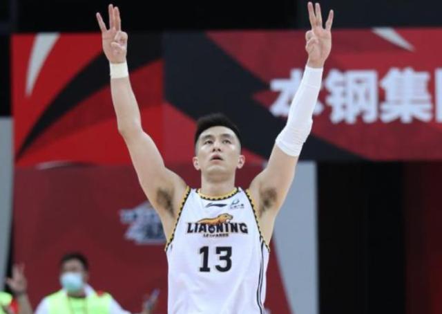 星空官网-36分9板8助攻2抢断！全力伦MVP级别表现助辽宁翱翔